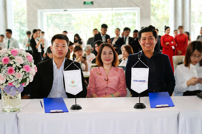 Đại diện Thiên Bảo Land, StarlandLink và chủ đầu tư Xuân Mai Sài Gòn tại lễ ký kết